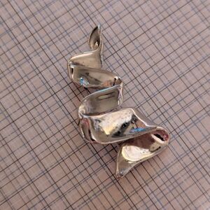 Vintage M. Jent Matte 2-Inch Goldtone Swirl Ribbon Brooch